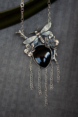 Queen of the Night – Black Onyx Bee Necklace, AP-7401