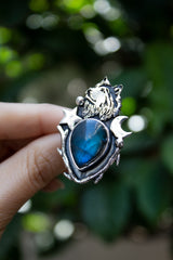 Lunar Guardian – Labradorite Wolf Ring, AR- 7404