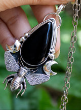Black Onyx Bee Pendant, AP-7036