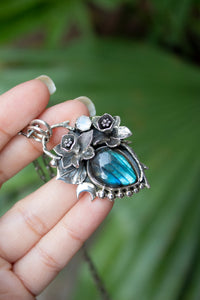 Moonlit Nectar: Labradorite Pendant, AP-7532