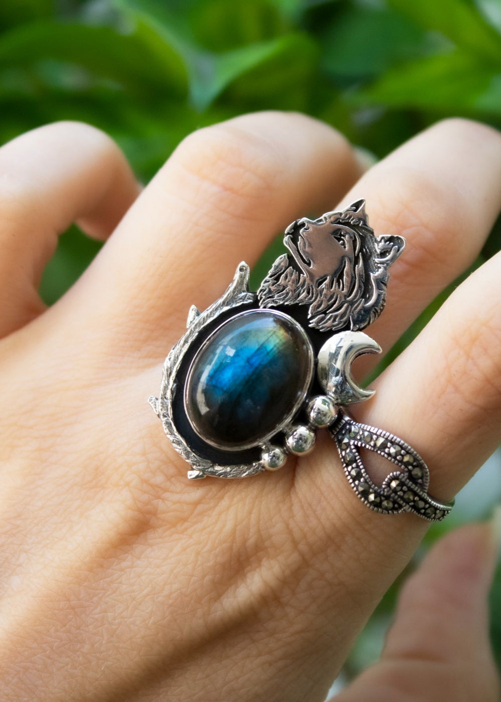 Labradorite Ring with Wolf, AR- 7135