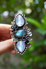 Celestial Bloom Ring – Moonstone & Labradorite. AR- 7551