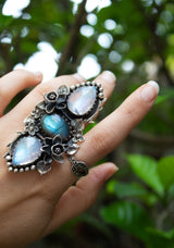 Celestial Bloom Ring – Moonstone & Labradorite. AR- 7551