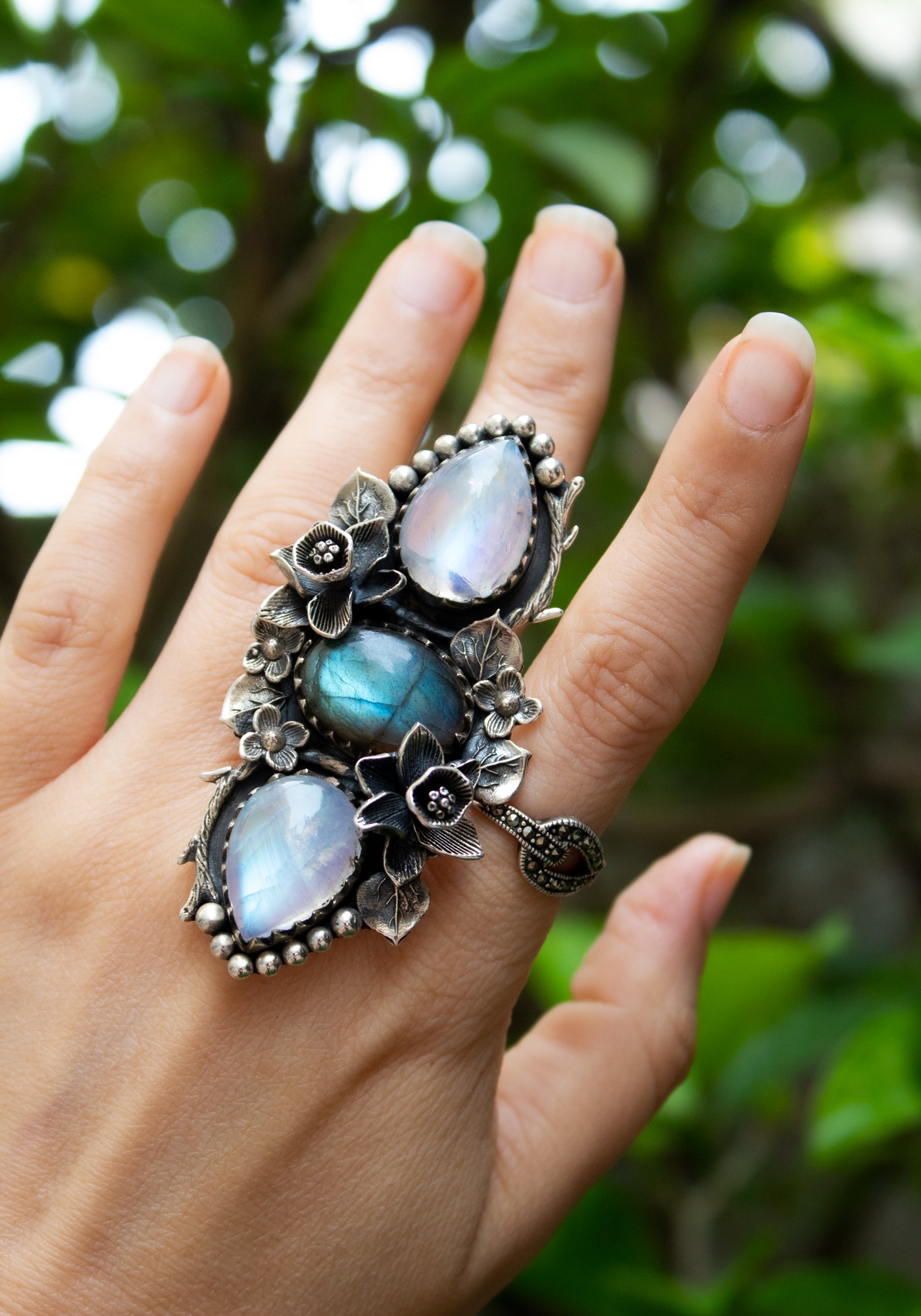 Celestial Bloom Ring – Moonstone & Labradorite. AR- 7551