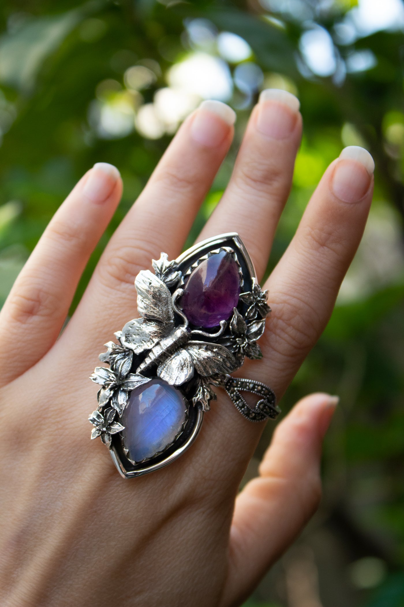 Twilight Messenger: Amethyst & Moonstone, AR- 7562