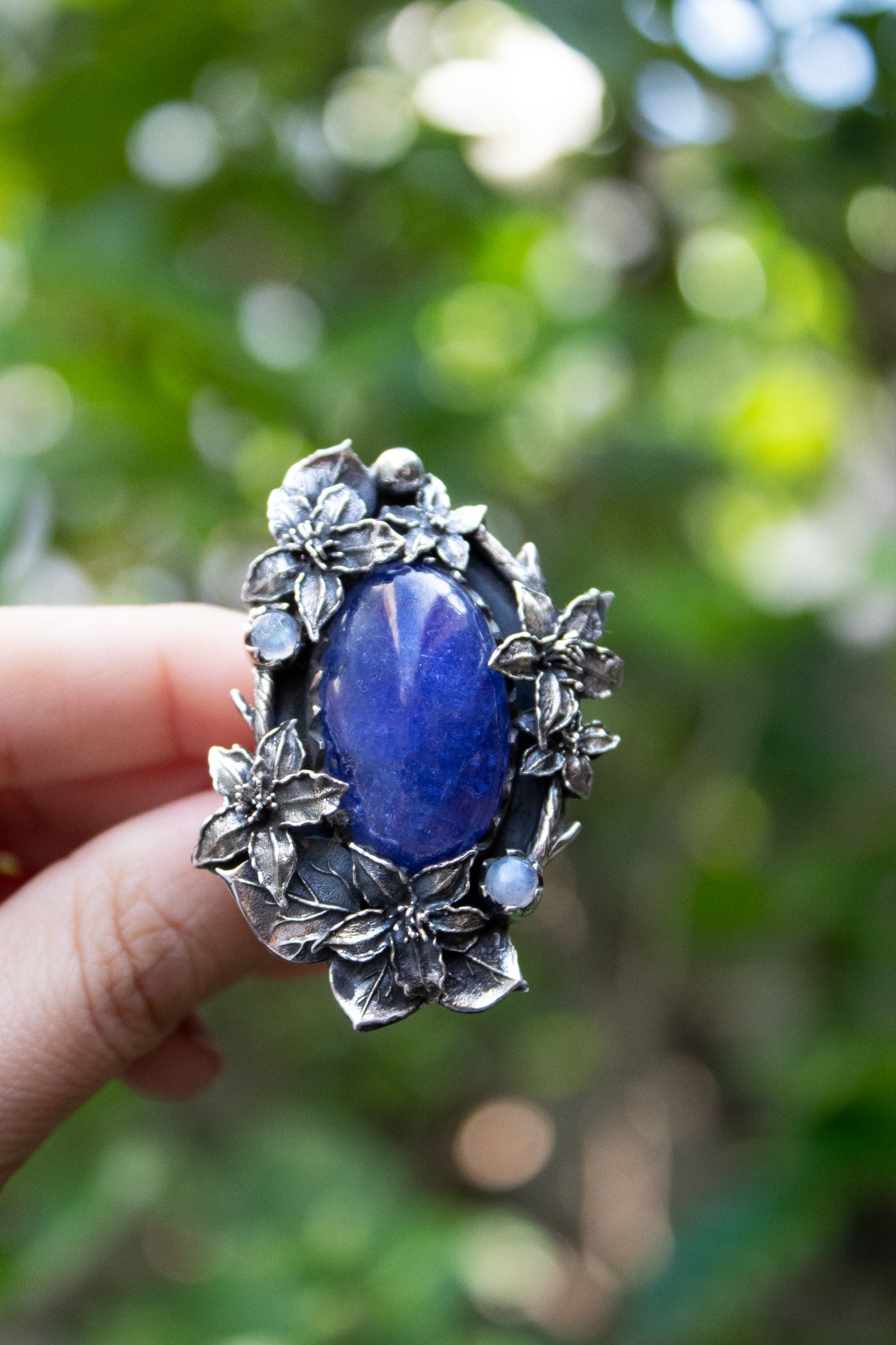 Duskhaze Elegance: Tanzanite Ring, AR- 7569