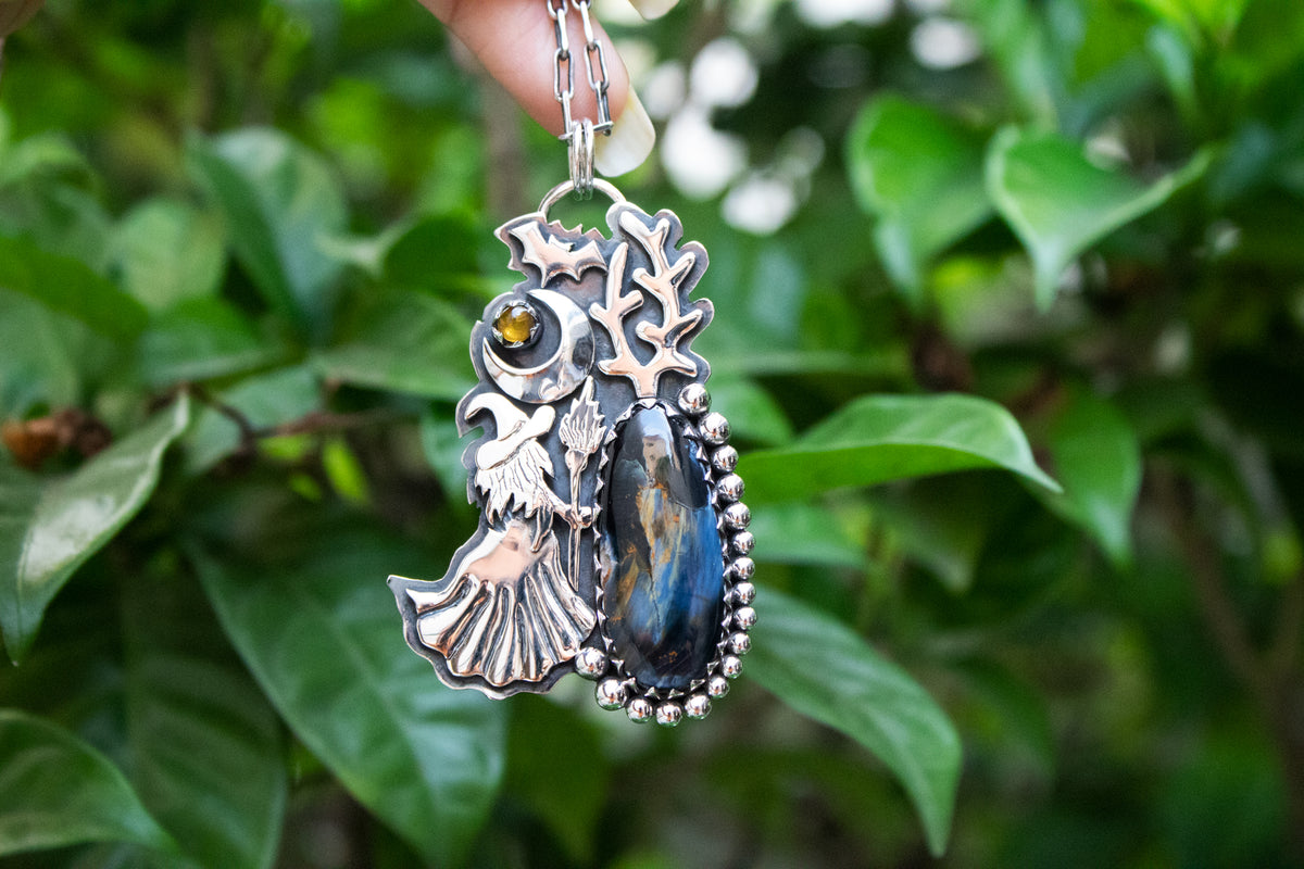 Enchanted Witch Pendant AP-7145