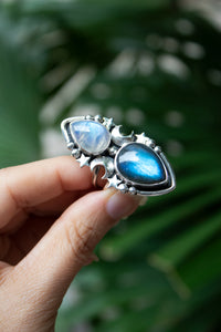 Stellar Tides – Labradorite & Moonstone Celestial Ring