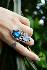 Stellar Tides – Labradorite & Moonstone Celestial Ring