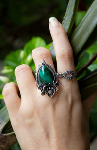 Anneau de malachite de pierre verte naturelle. AR-3044