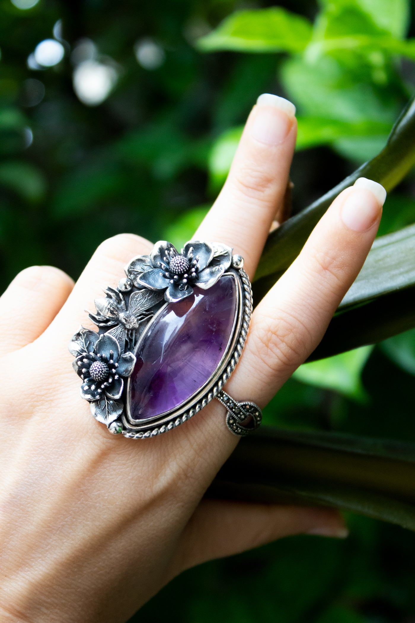 Keeper of Violet Nectar: Amethyst Ring, AR- 7608