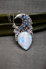 Claw of the Moon - Moonstone Necklace, AN-7627