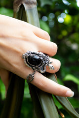 Serpent’s Embrace: Black Onyx Ring, AR- 7637