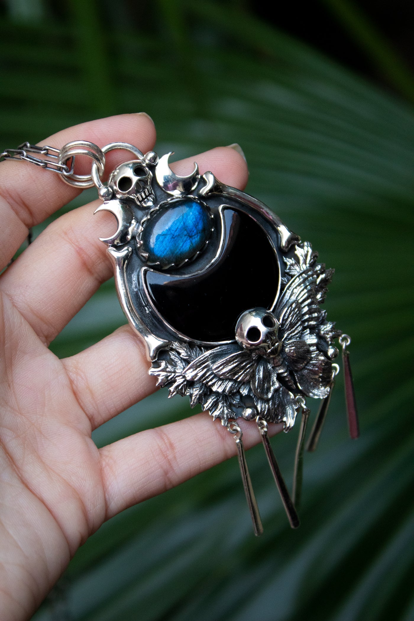 Lunar Nocturna: Black Onyx & Labradorite Pendant, AP-7629
