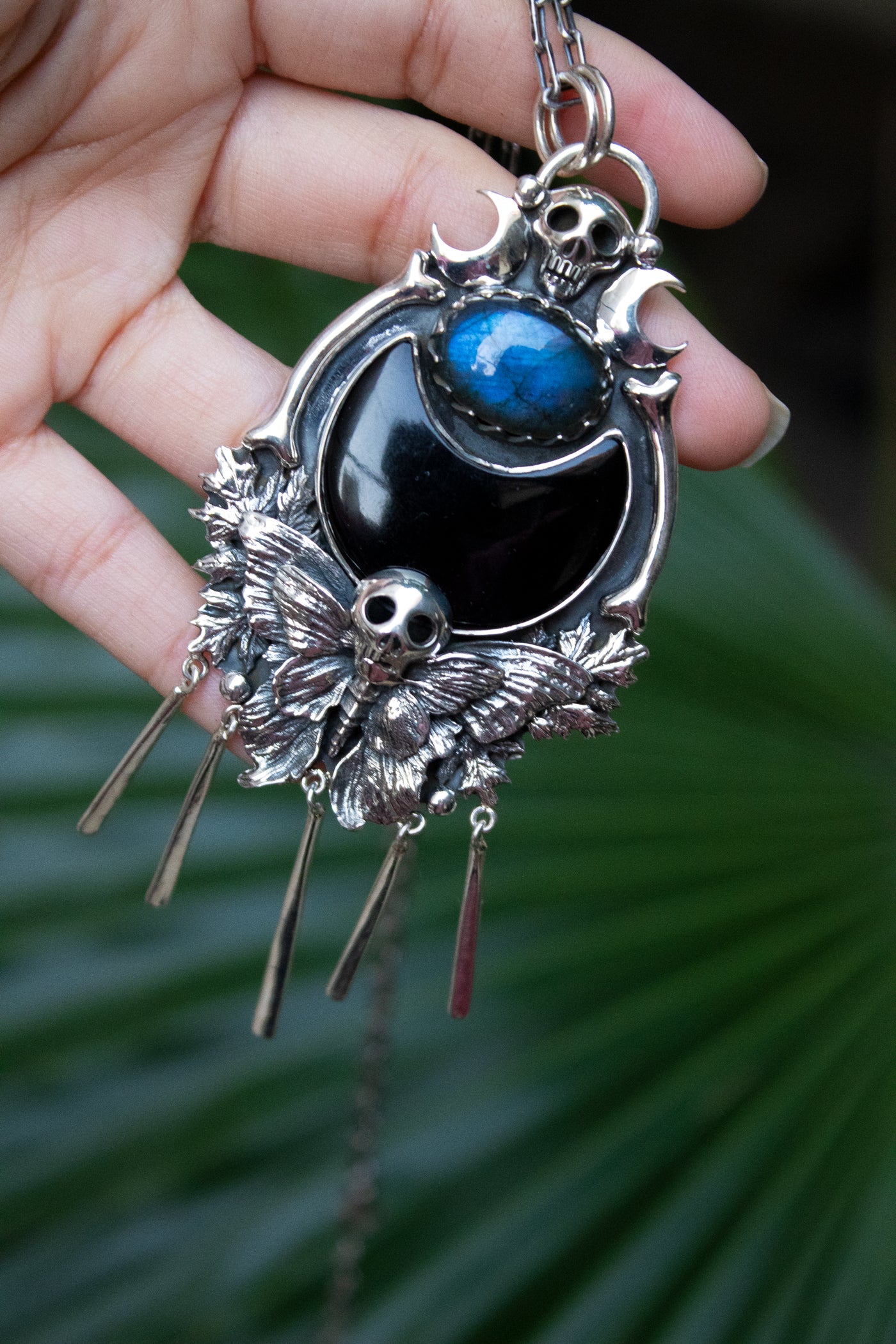Lunar Nocturna: Black Onyx & Labradorite Pendant, AP-7629