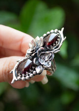 Anillo Granate Floral AR-6547