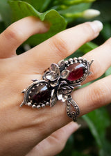 Anillo Granate Floral AR-6547