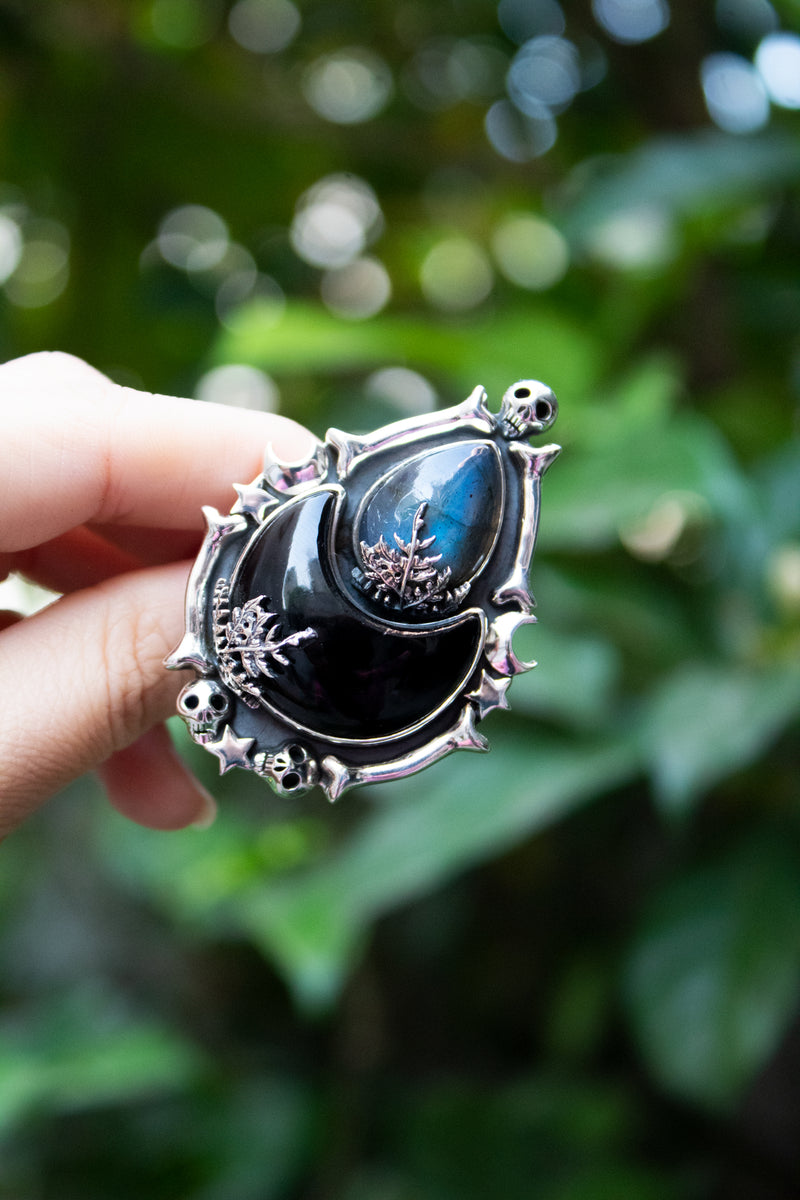 Eclipse of Shadows: Black Onyx Labradorite Ring, AR- 7645