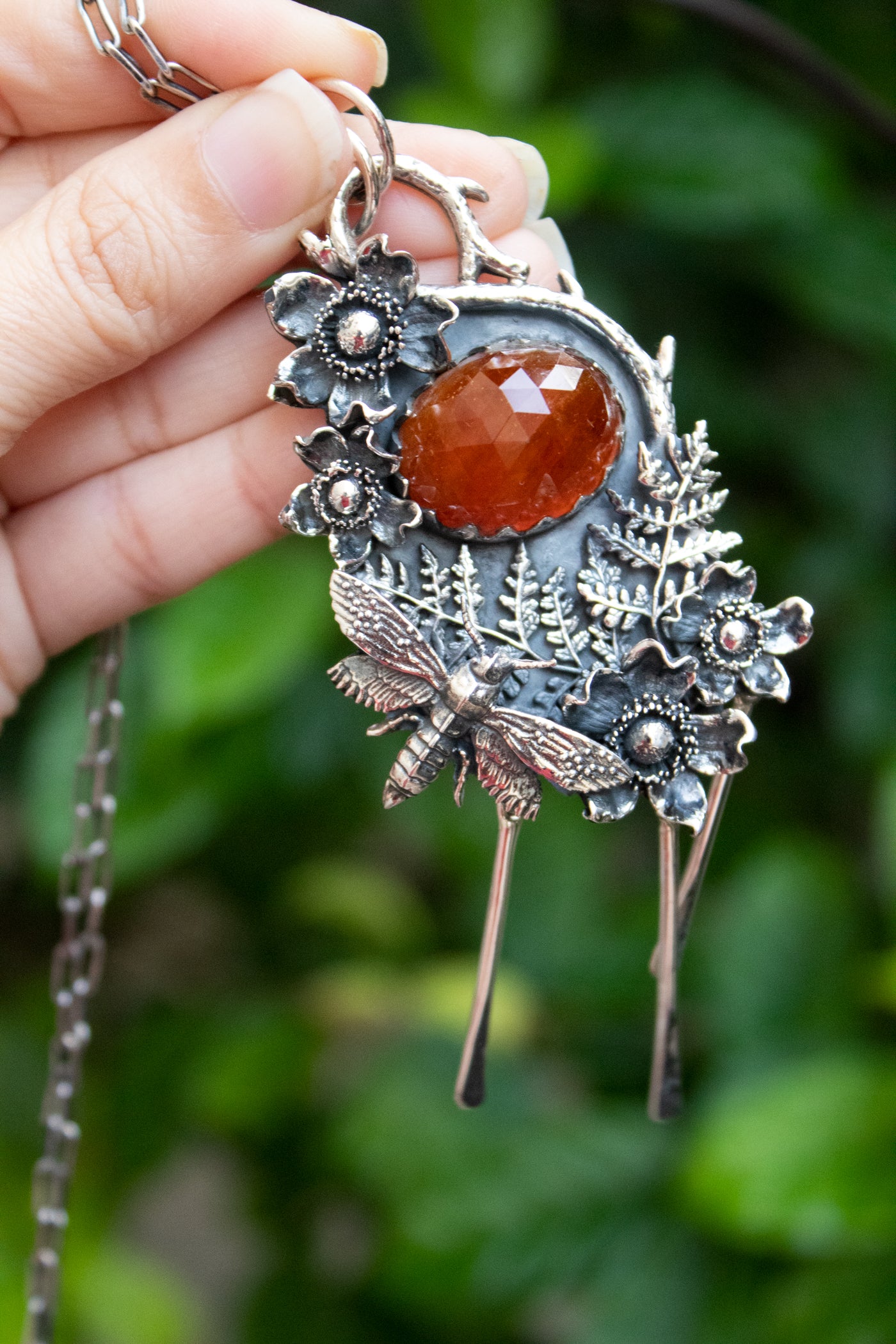 Whispers Beneath the Amber Canopy – Botanical Beryl Pendant, AP-7674