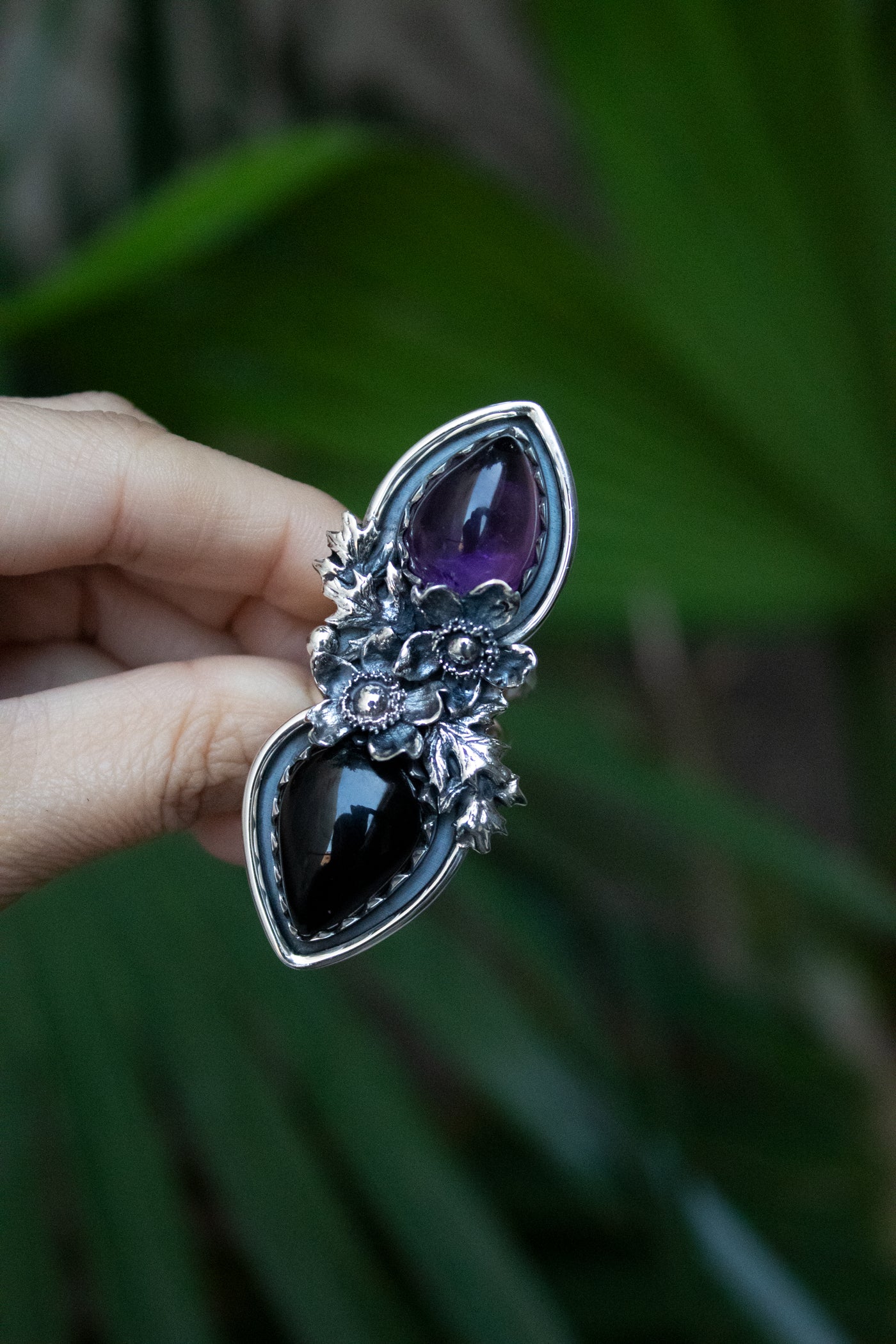 Dual Harmony – Amethyst & Onyx Ring, AR-7679