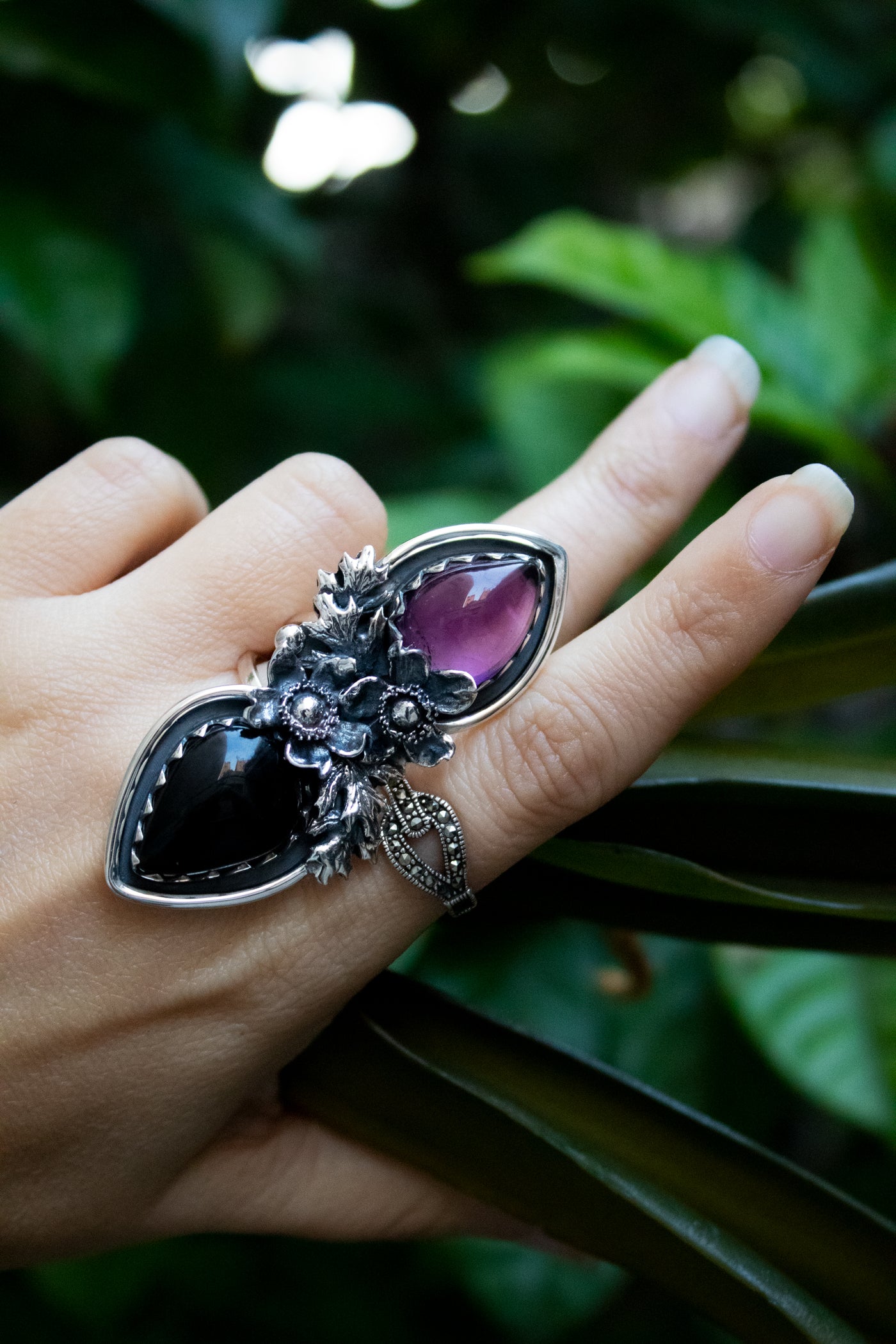 Dual Harmony – Amethyst & Onyx Ring, AR-7679