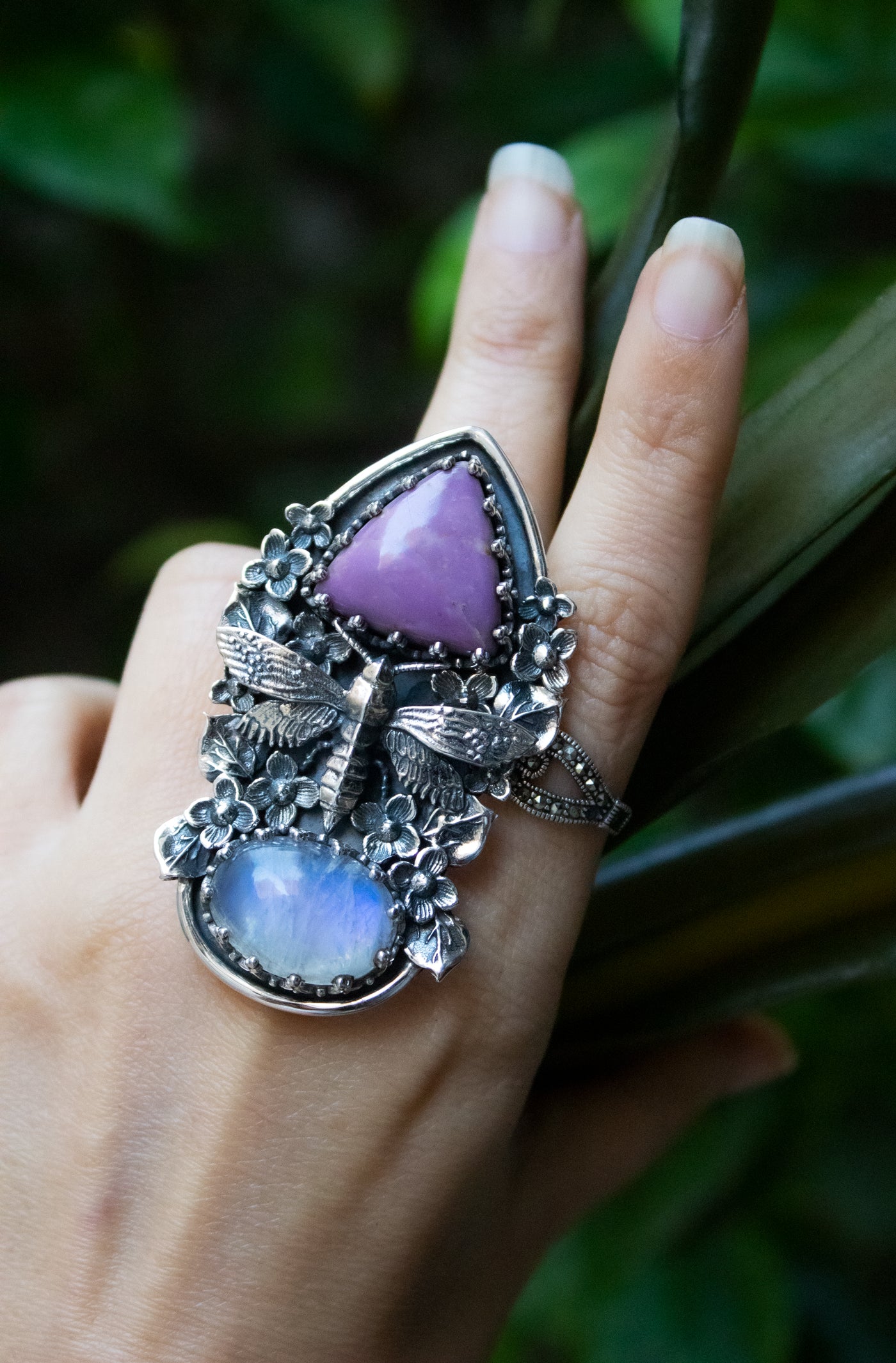 Twilight Meadow Bee – Phosphosiderite & Moonstone Ring, AR-7720