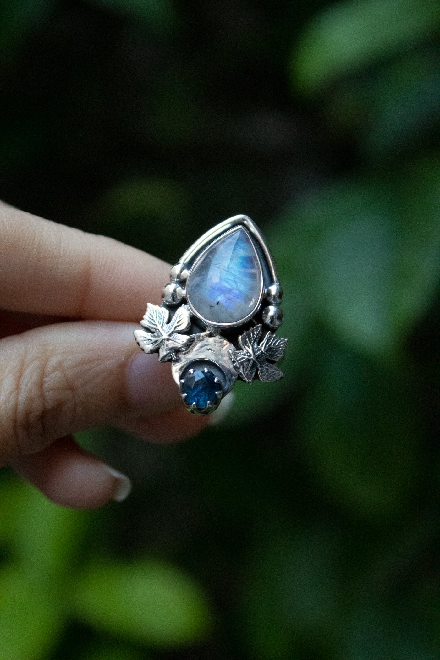 Night Garden Glow – Moonstone & Kyanite Ring, AR-7683