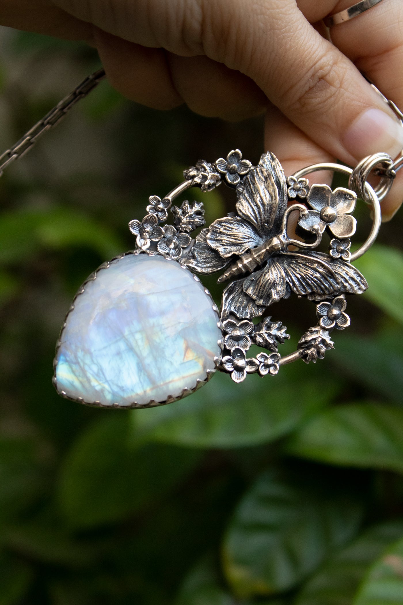 Moonlight Garden – Moonstone Pendant, AP-7671