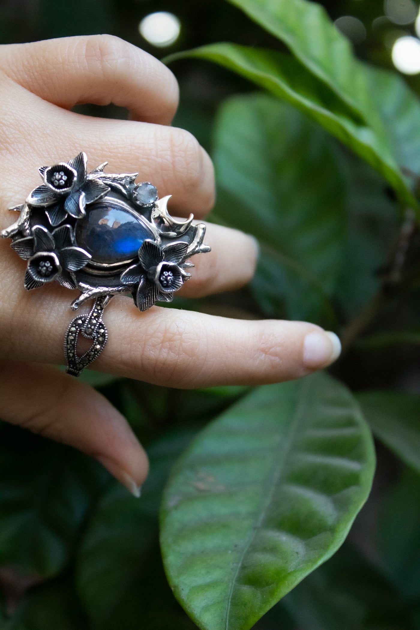 Northern Lights Lily – Labradorite Ring, AR-7698