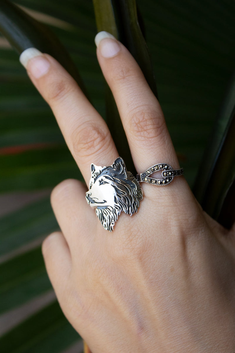 Lone Wolf Guardian – Sterling Silver Ring, AR-7715