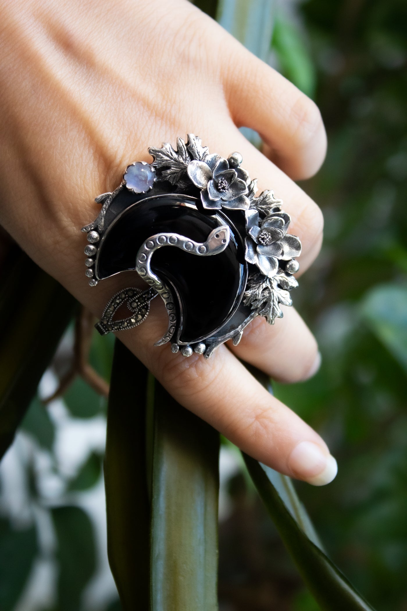 Enchanted Crescent: Black Onyx, AR-7313