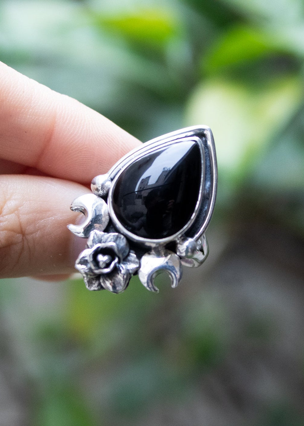 Black Onyx Floral Ring