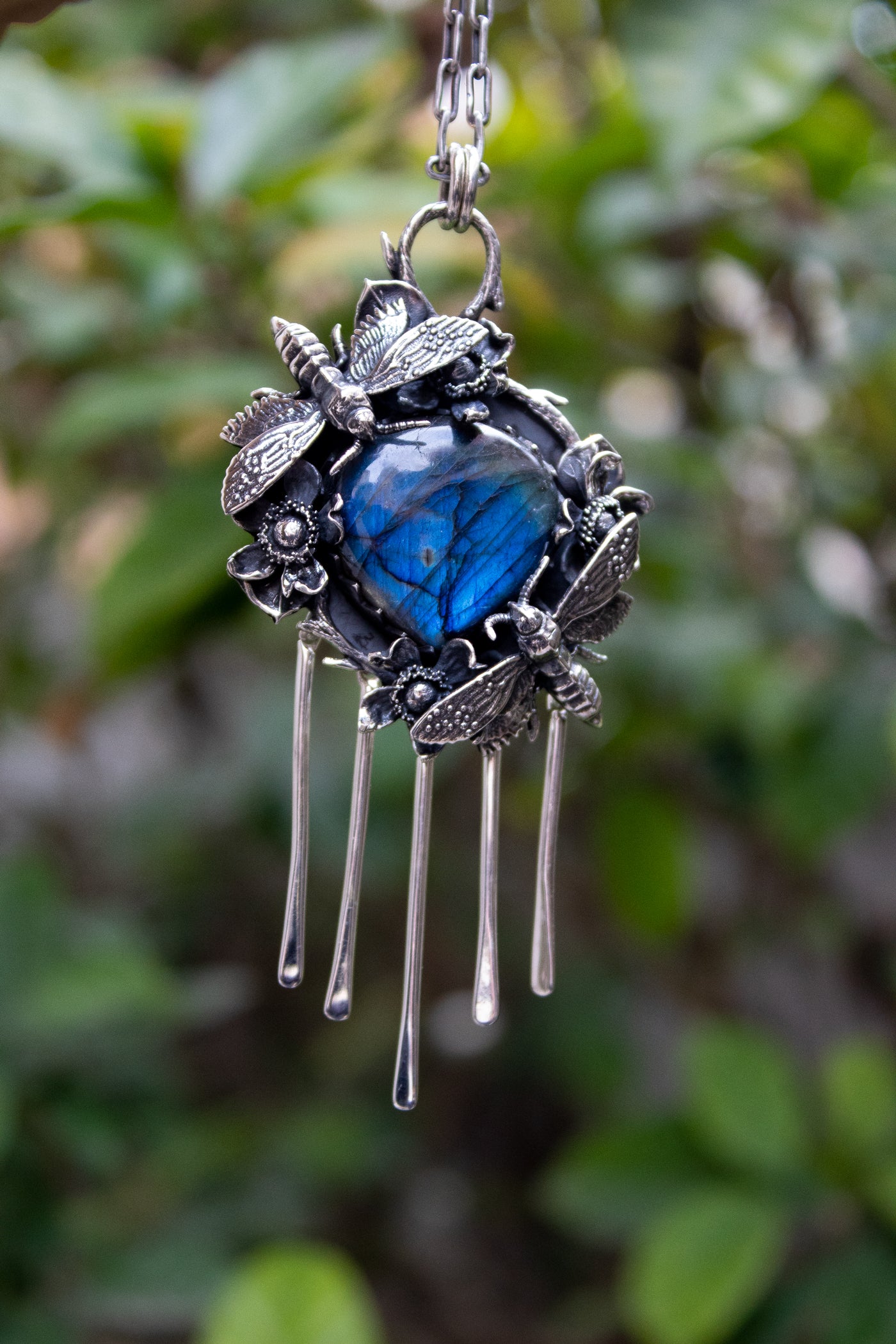 Electric Garden: Labradorite Bee Pendant, AP-7747