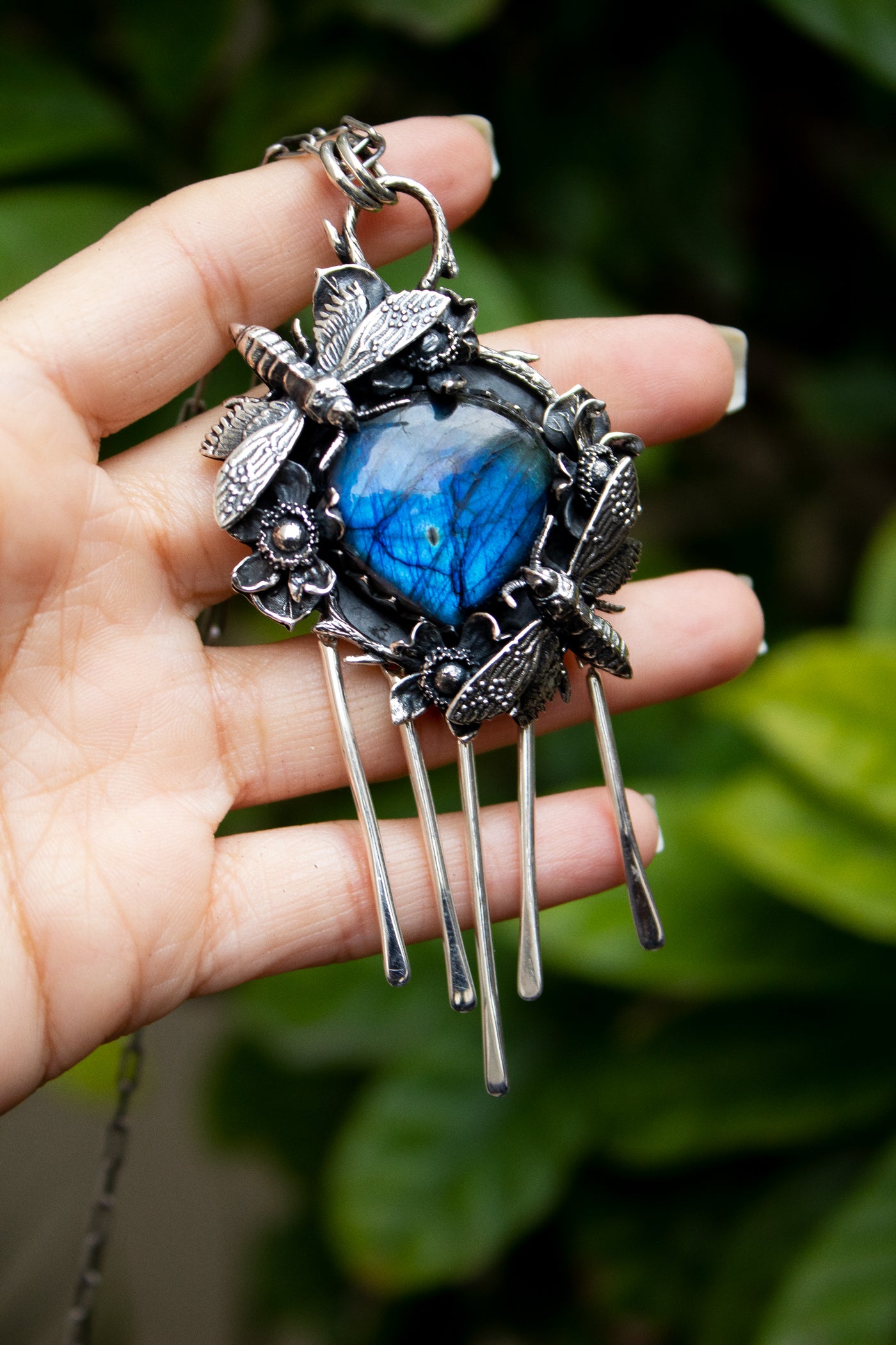 Electric Garden: Labradorite Bee Pendant, AP-7747