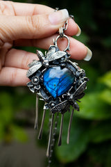 Electric Garden: Labradorite Bee Pendant, AP-7747