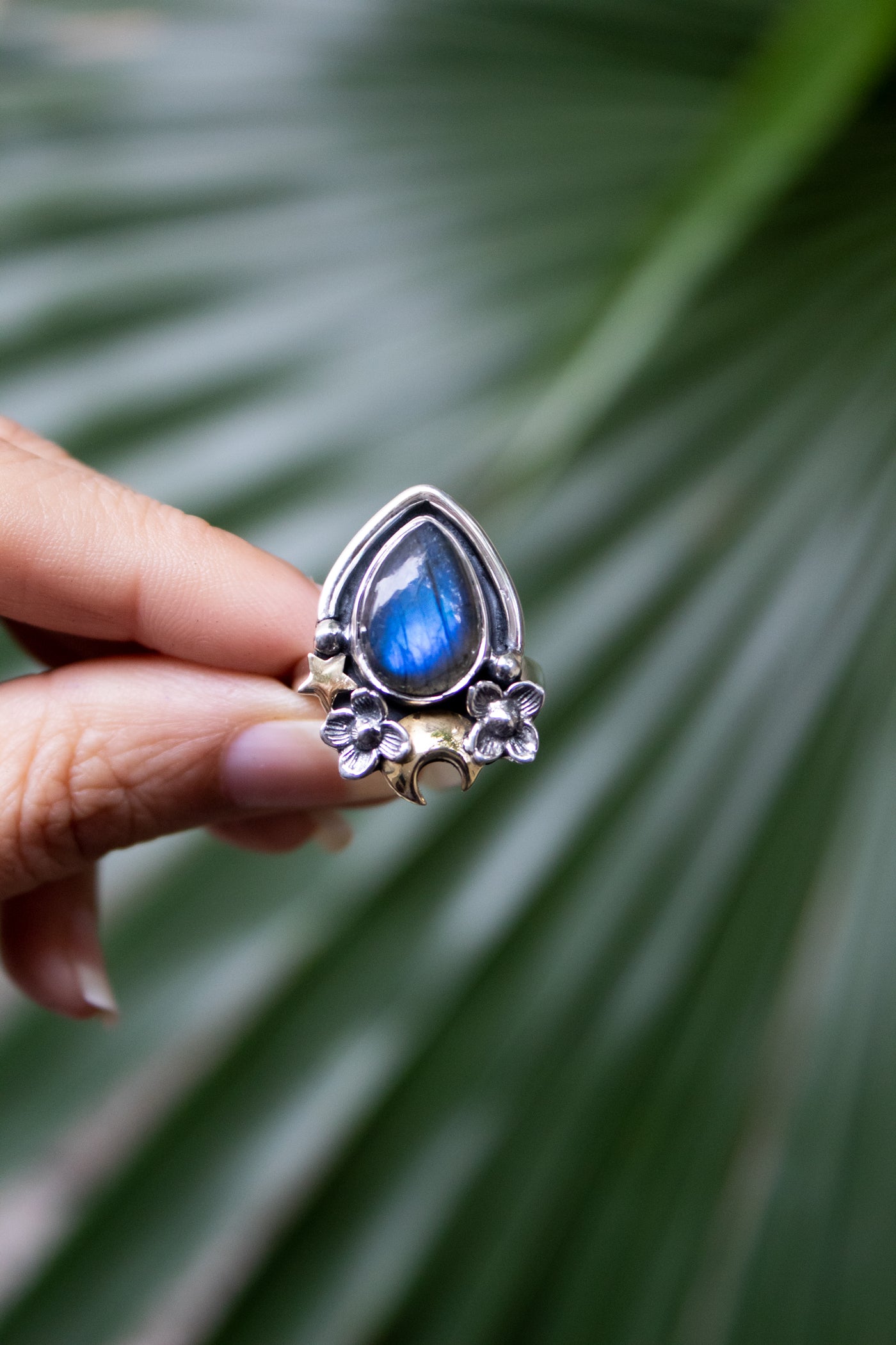 Moonlit Bloom — Labradorite Crescent Ring, AR-7754
