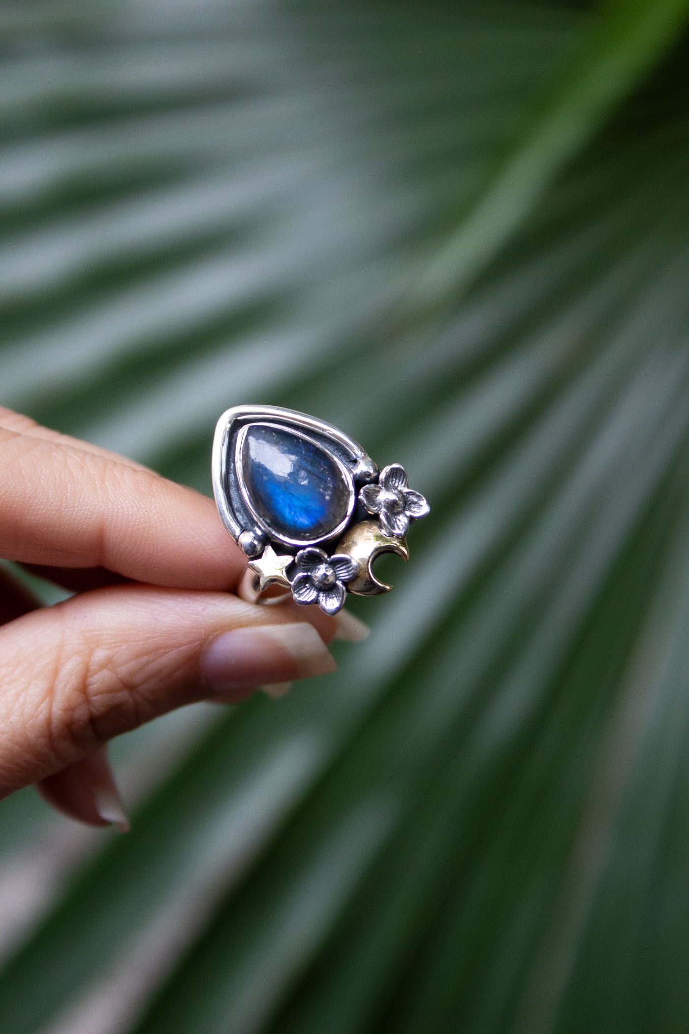 Moonlit Bloom — Labradorite Crescent Ring, AR-7754