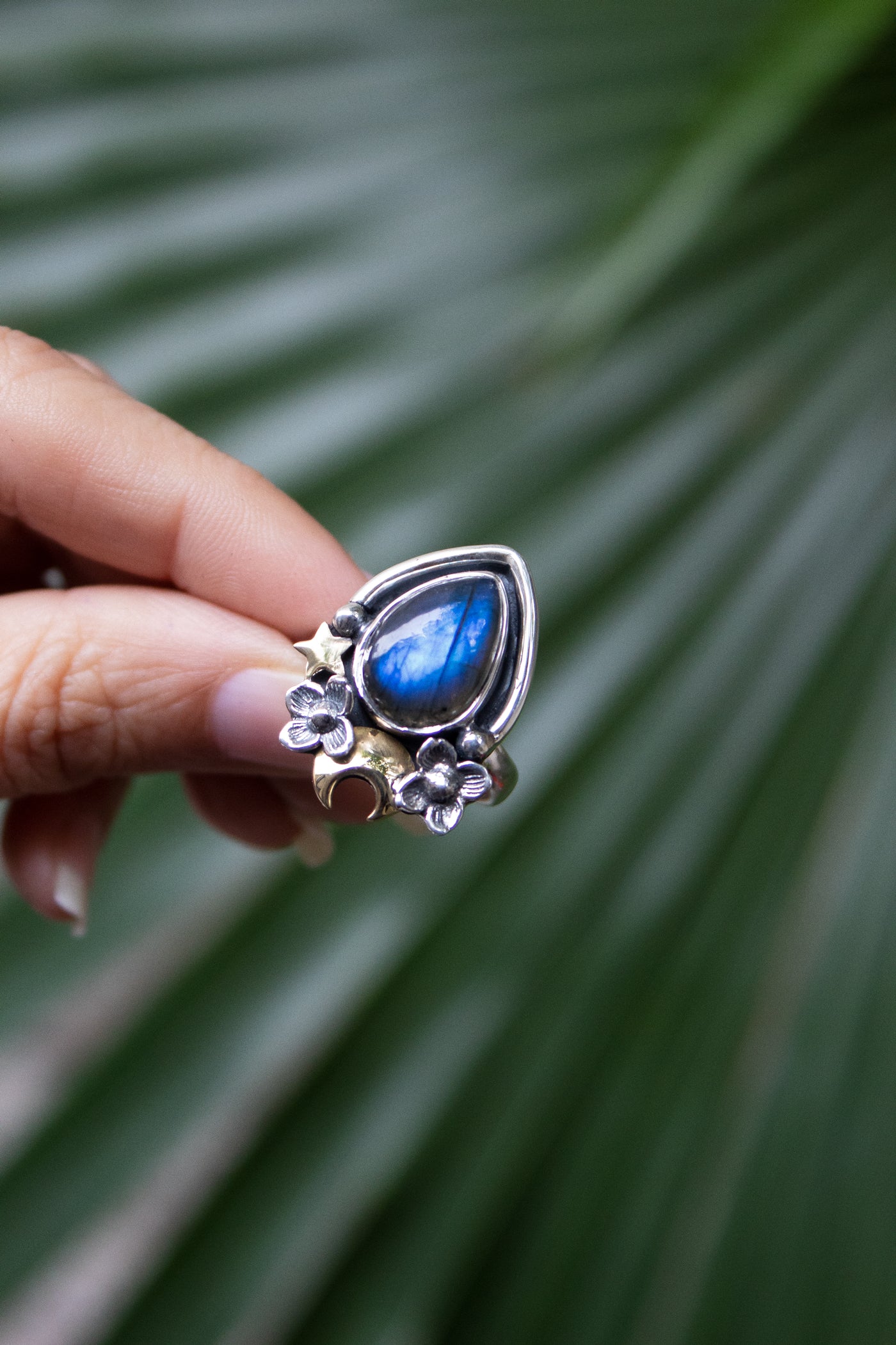 Moonlit Bloom — Labradorite Crescent Ring, AR-7754