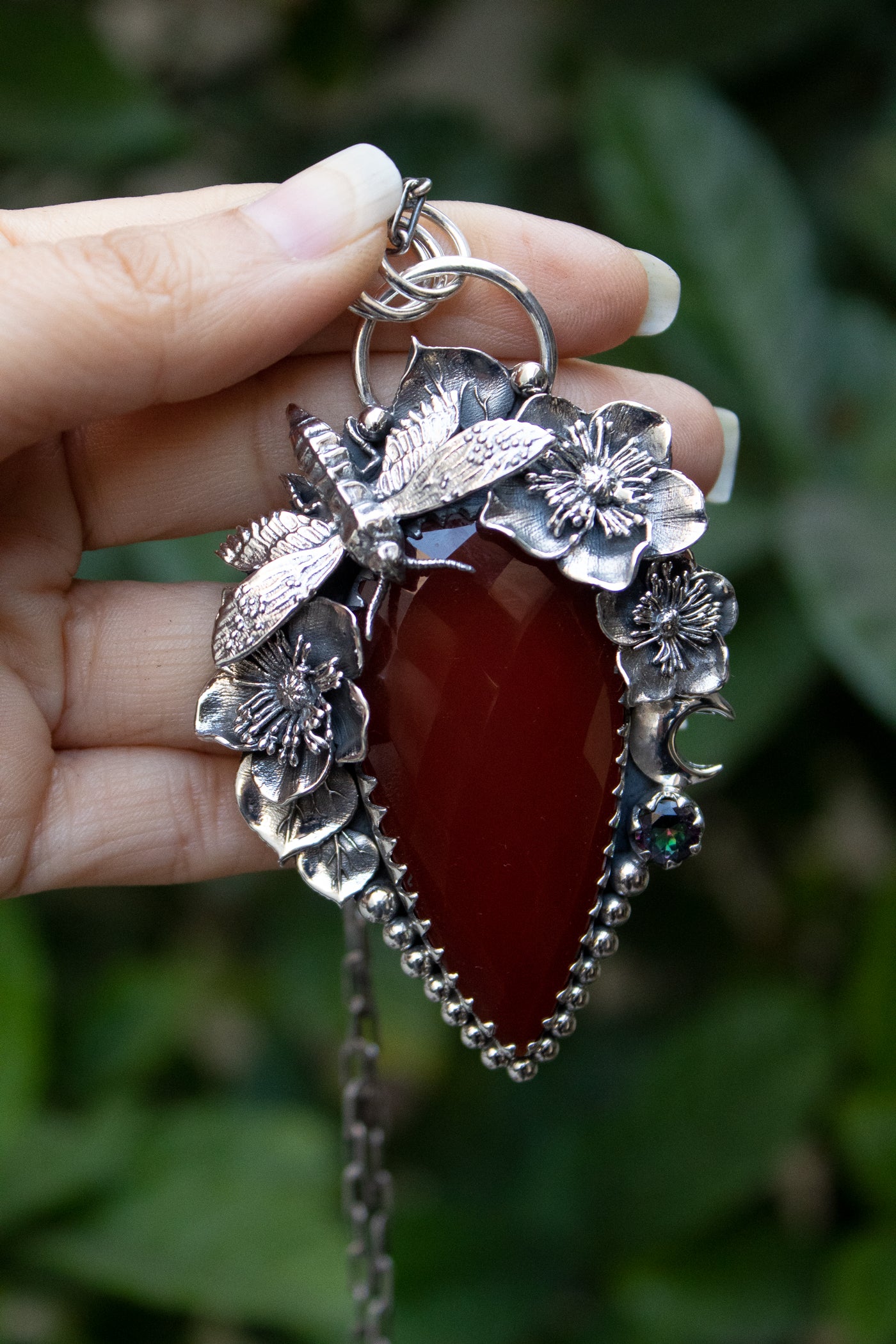 Crimson Bloom: Red Onyx Pendant, AP-7314