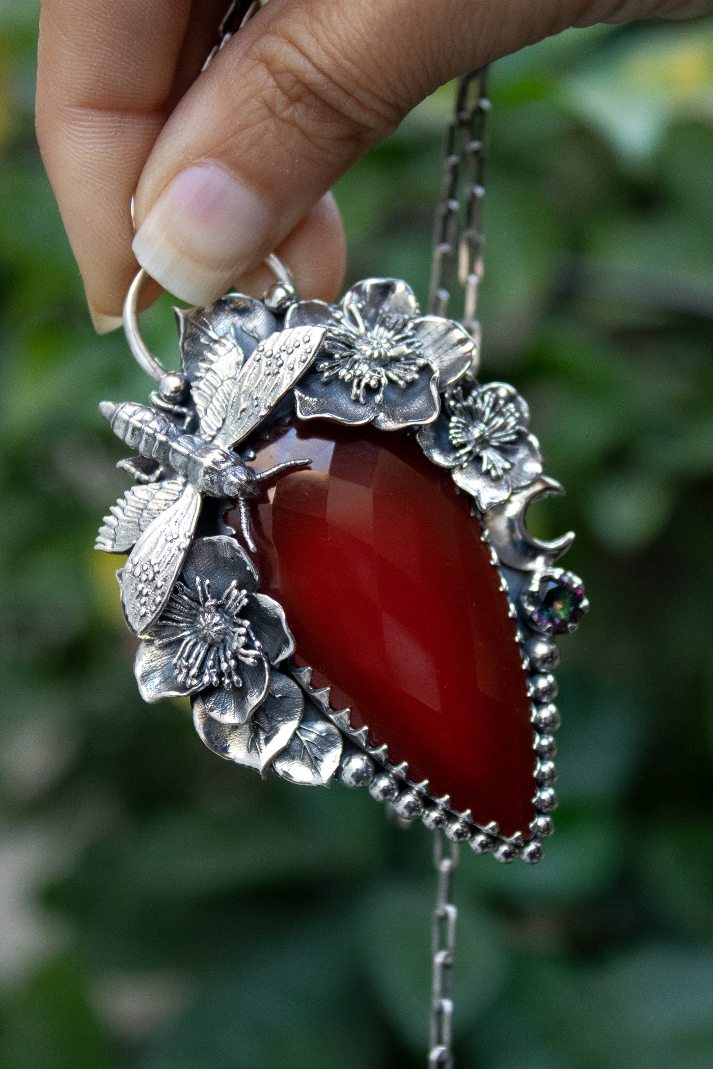 Crimson Bloom: Red Onyx Pendant, AP-7314