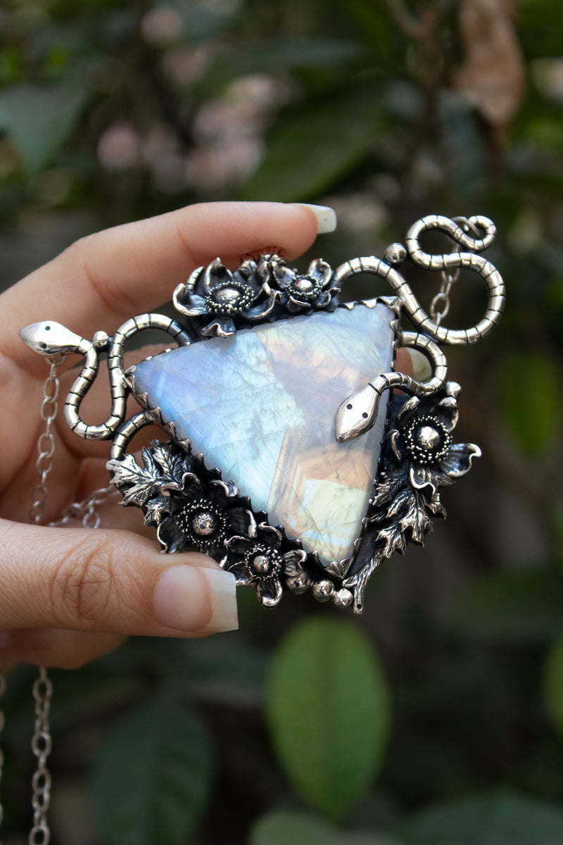Serpentine Bloom — Moonstone Pendant, AR- 7788