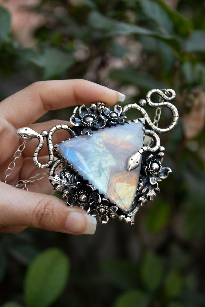 Serpentine Bloom — Moonstone Pendant, AR- 7788