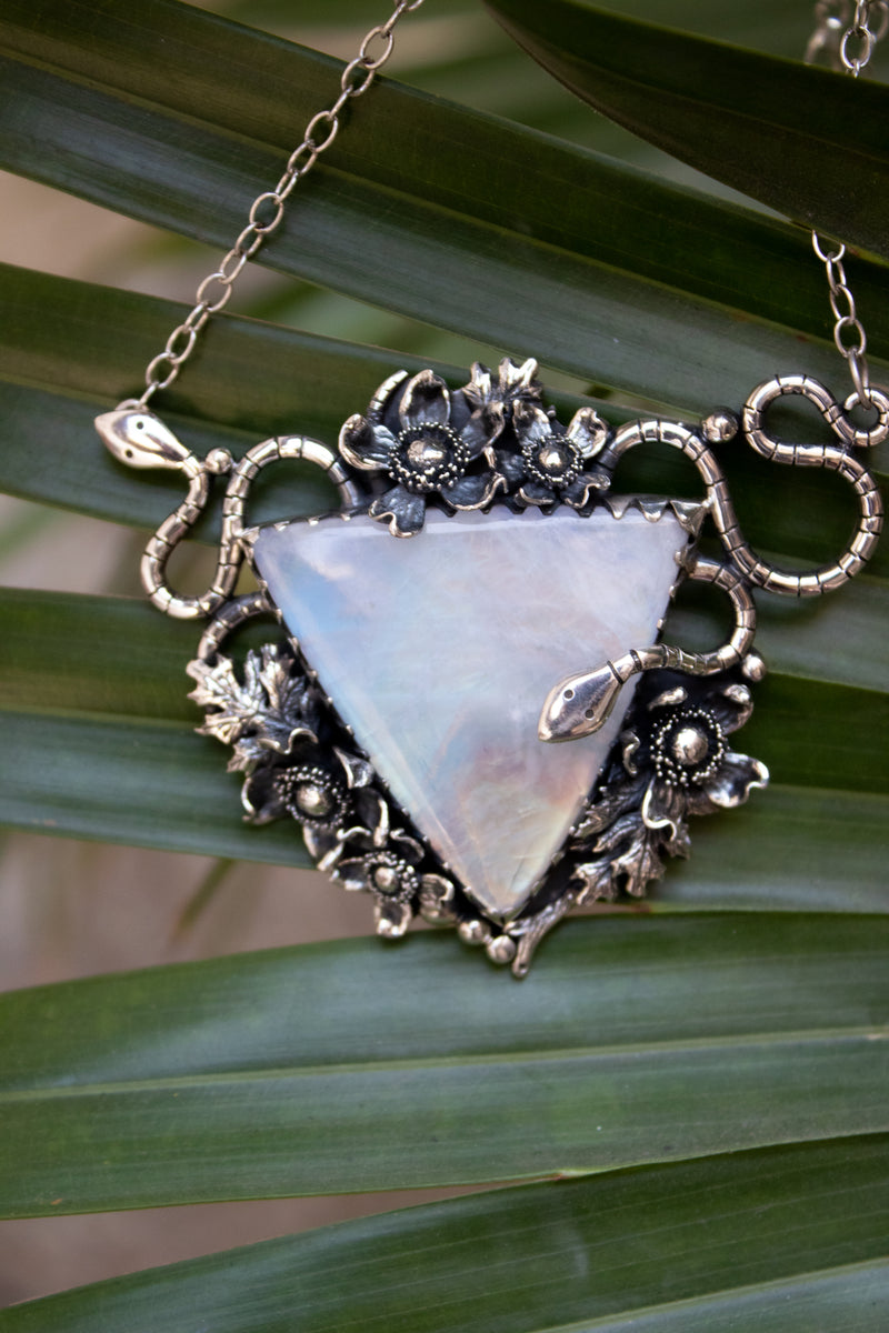 Serpentine Bloom — Moonstone Pendant, AR- 7788