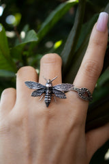 Silver Bee Ring – Nature’s Guardian, AR-7375