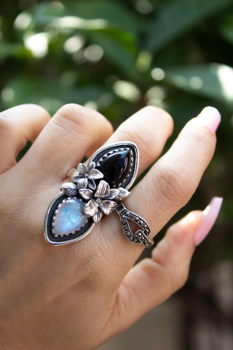 Twilight Blossom – Black Onyx & Moonstone Ring, AR-7393