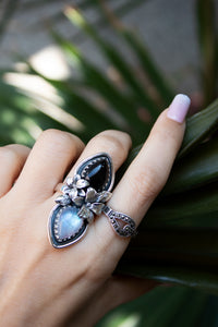 Twilight Blossom – Black Onyx & Moonstone Ring, AR-7393