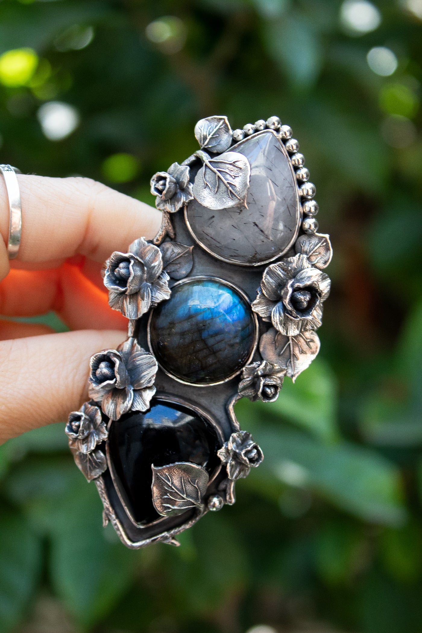 Mystic Bloom – Black Rutile, Labradorite &amp; Black Onyx Ring, AR-7394
