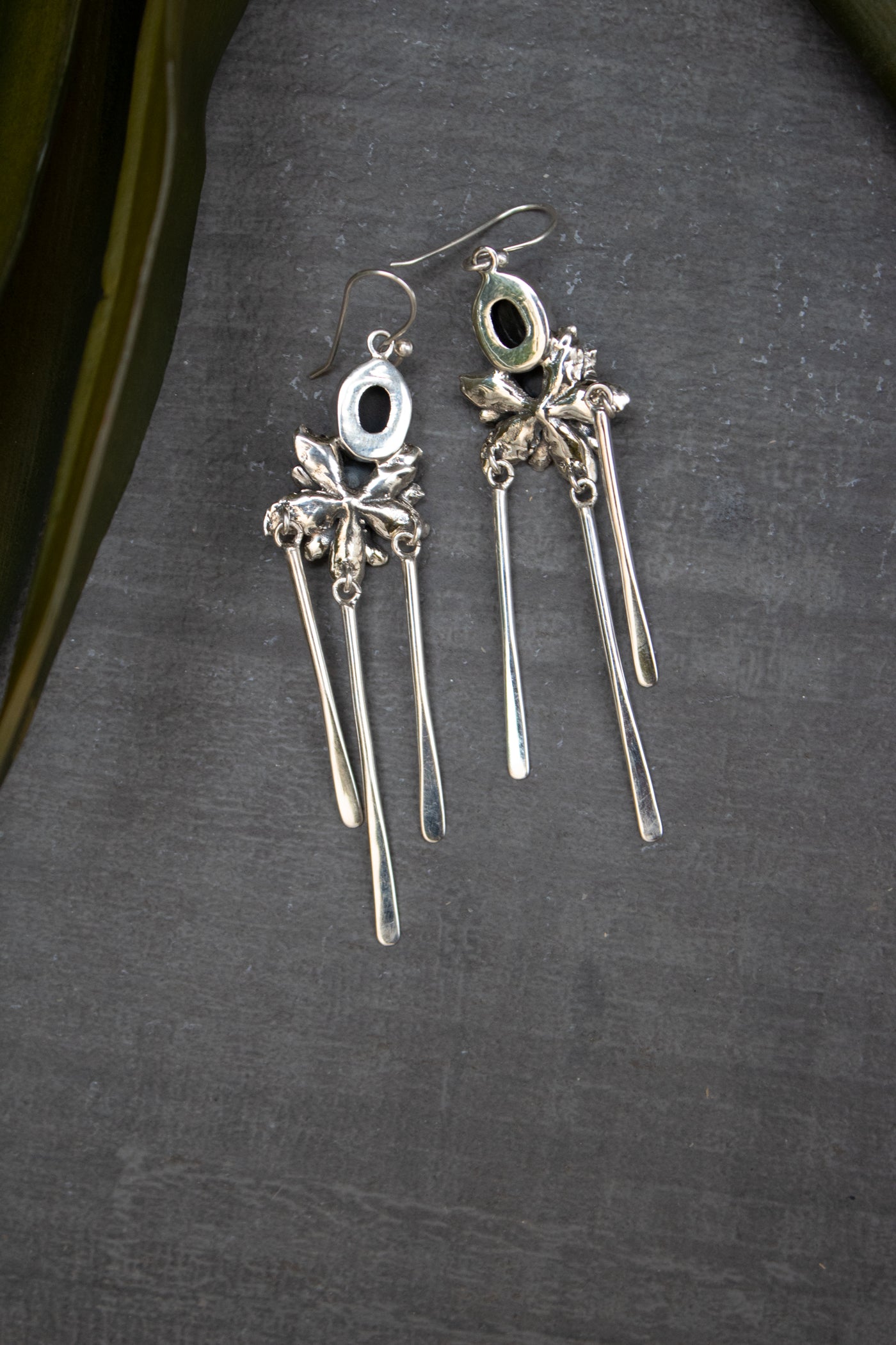 Nocturne Bloom – Handcrafted Black Onyx Floral Dangle Earrings, AE- 7589