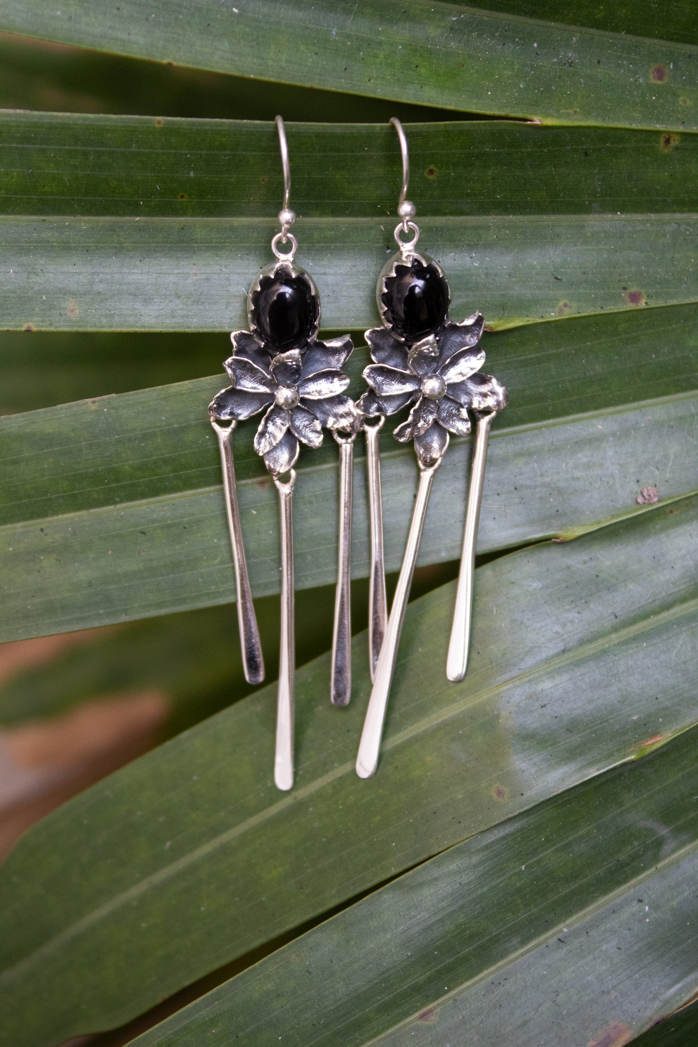 Nocturne Bloom – Handcrafted Black Onyx Floral Dangle Earrings, AE- 7589