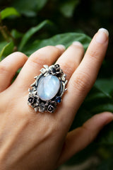 Moonlit Thorns: Moonstone Ring, AR-7485